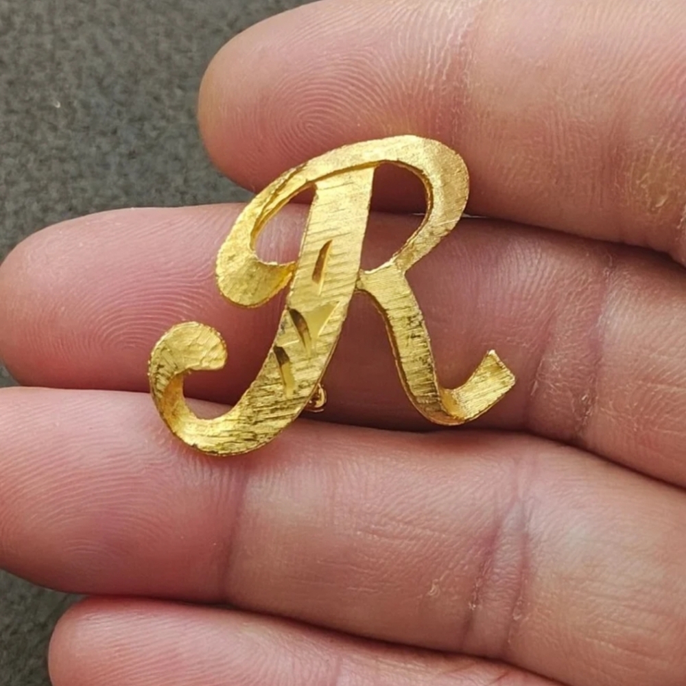 1960/70s Mamselle Vintage Gold Tone Monogram Initial R Brooch Pin